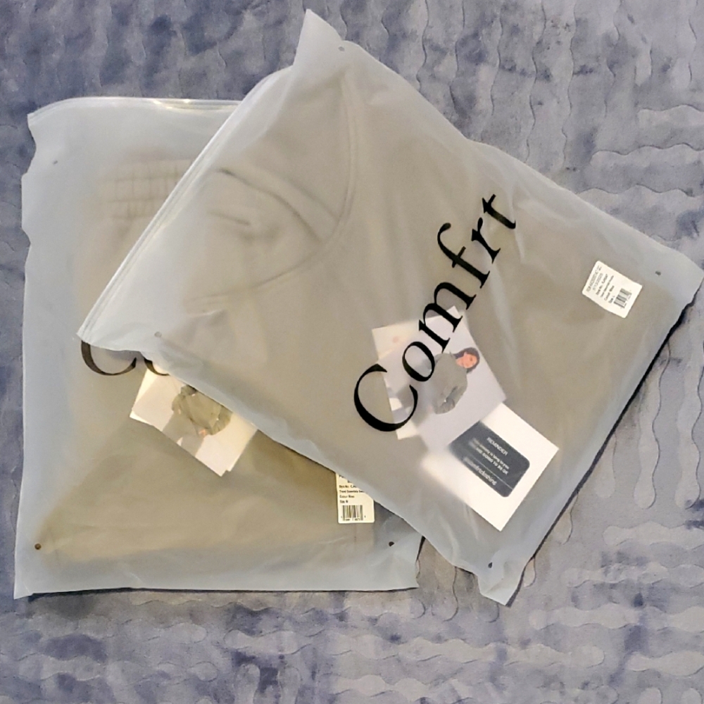 Comfrt Moss Travel Essentials Bundle NIB